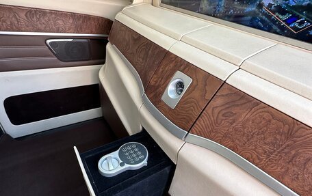 Mercedes-Benz V-Класс, 2019 год, 8 500 000 рублей, 24 фотография