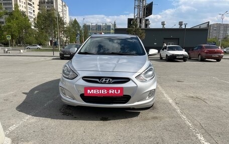 Hyundai Solaris II рестайлинг, 2012 год, 740 000 рублей, 5 фотография
