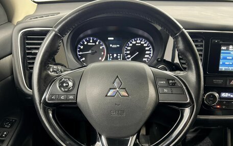 Mitsubishi Outlander III рестайлинг 3, 2015 год, 1 660 000 рублей, 16 фотография