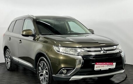Mitsubishi Outlander III рестайлинг 3, 2015 год, 1 660 000 рублей, 4 фотография