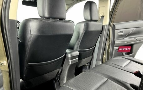 Mitsubishi Outlander III рестайлинг 3, 2015 год, 1 660 000 рублей, 11 фотография
