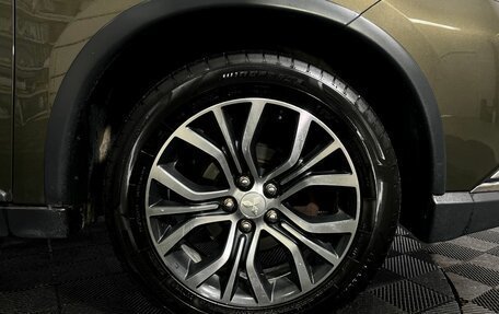 Mitsubishi Outlander III рестайлинг 3, 2015 год, 1 660 000 рублей, 23 фотография