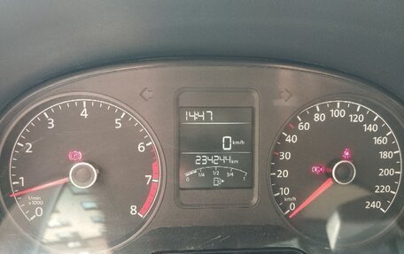 Volkswagen Polo VI (EU Market), 2015 год, 750 000 рублей, 16 фотография