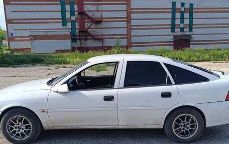 Opel Vectra B рестайлинг, 1999 год, 150 000 рублей, 1 фотография