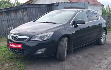 Opel Astra J, 2011 год, 650 000 рублей, 1 фотография