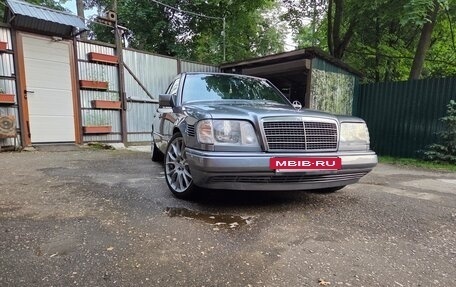 Mercedes-Benz E-Класс, 1995 год, 1 200 000 рублей, 3 фотография