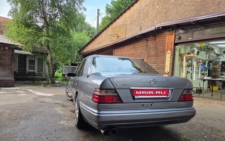 Mercedes-Benz E-Класс, 1995 год, 1 200 000 рублей, 6 фотография