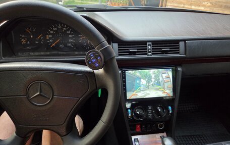 Mercedes-Benz E-Класс, 1995 год, 1 200 000 рублей, 13 фотография