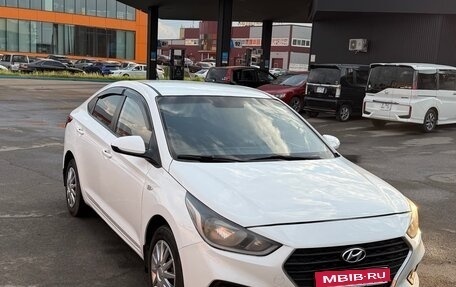 Hyundai Solaris II рестайлинг, 2017 год, 630 000 рублей, 1 фотография