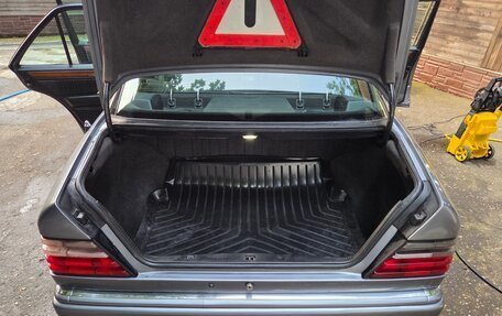 Mercedes-Benz E-Класс, 1995 год, 1 200 000 рублей, 17 фотография