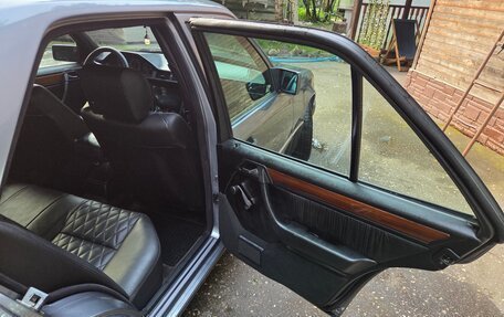 Mercedes-Benz E-Класс, 1995 год, 1 200 000 рублей, 26 фотография