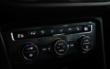 Volkswagen Tiguan II, 2020 год, 2 699 000 рублей, 16 фотография