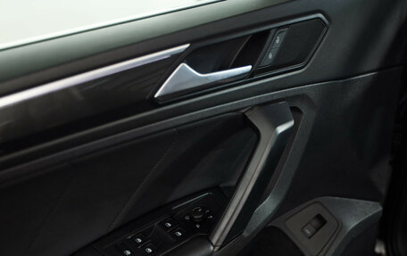 Volkswagen Tiguan II, 2020 год, 2 699 000 рублей, 20 фотография
