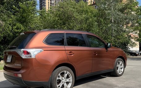 Mitsubishi Outlander III рестайлинг 3, 2012 год, 1 490 000 рублей, 4 фотография
