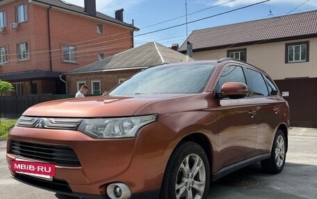 Mitsubishi Outlander III рестайлинг 3, 2012 год, 1 490 000 рублей, 3 фотография