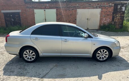 Toyota Avensis III рестайлинг, 2005 год, 670 000 рублей, 4 фотография