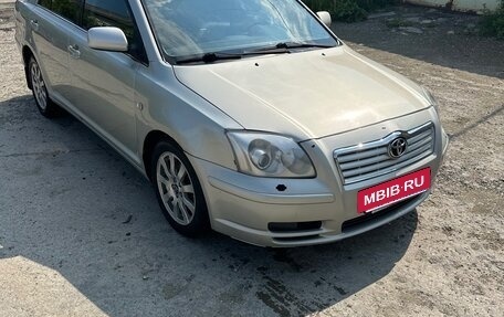 Toyota Avensis III рестайлинг, 2005 год, 670 000 рублей, 3 фотография