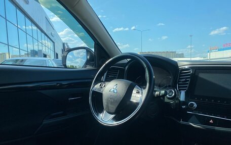 Mitsubishi Outlander III рестайлинг 3, 2021 год, 2 600 000 рублей, 27 фотография