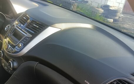 Hyundai Solaris II рестайлинг, 2016 год, 1 050 000 рублей, 8 фотография