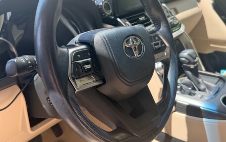 Toyota Land Cruiser, 2021 год, 12 000 000 рублей, 16 фотография
