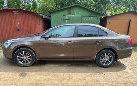 Volkswagen Jetta VI, 2012 год, 980 000 рублей, 4 фотография