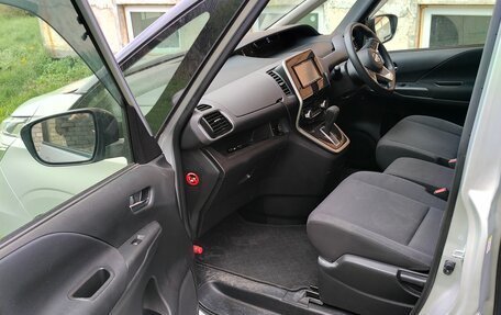 Nissan Serena IV, 2017 год, 1 700 000 рублей, 9 фотография
