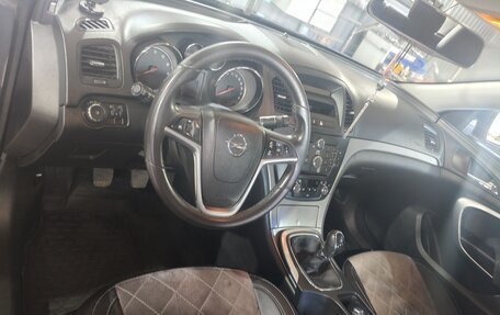 Opel Insignia II рестайлинг, 2011 год, 800 000 рублей, 7 фотография