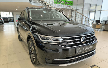 Volkswagen Tiguan II, 2021 год, 3 700 000 рублей, 3 фотография
