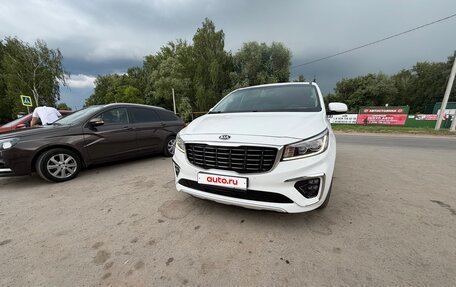 KIA Carnival III, 2020 год, 2 520 000 рублей, 2 фотография