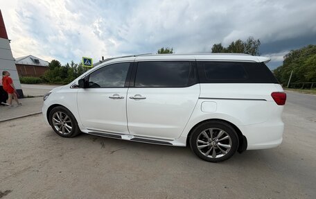 KIA Carnival III, 2020 год, 2 520 000 рублей, 8 фотография