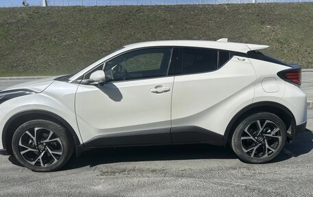 Toyota C-HR I рестайлинг, 2020 год, 2 330 000 рублей, 4 фотография
