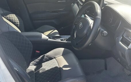 Toyota C-HR I рестайлинг, 2020 год, 2 330 000 рублей, 6 фотография