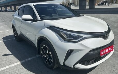 Toyota C-HR I рестайлинг, 2020 год, 2 330 000 рублей, 3 фотография