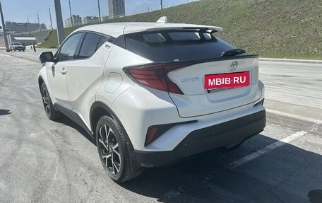 Toyota C-HR I рестайлинг, 2020 год, 2 330 000 рублей, 5 фотография