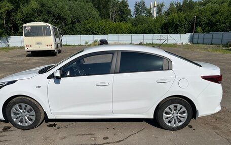 KIA Rio IV, 2021 год, 1 930 000 рублей, 3 фотография