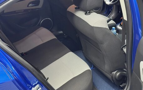 Chevrolet Cruze II, 2011 год, 700 000 рублей, 2 фотография