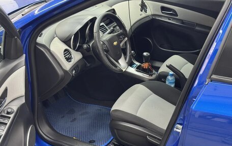 Chevrolet Cruze II, 2011 год, 700 000 рублей, 7 фотография
