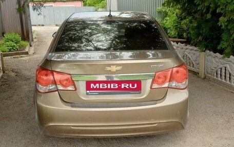 Chevrolet Cruze II, 2013 год, 700 000 рублей, 3 фотография