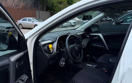 Toyota RAV4, 2016 год, 1 860 000 рублей, 12 фотография
