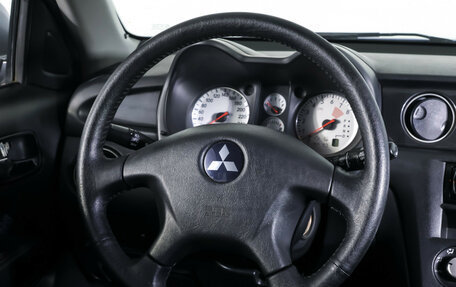 Mitsubishi Outlander III рестайлинг 3, 2007 год, 700 000 рублей, 14 фотография