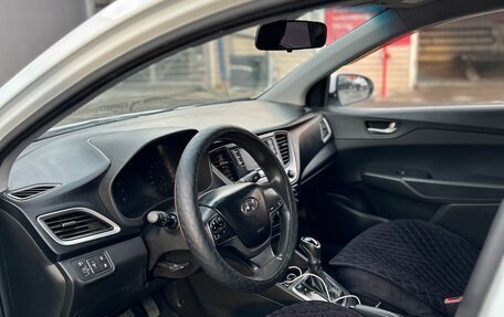 Hyundai Solaris II рестайлинг, 2017 год, 630 000 рублей, 13 фотография