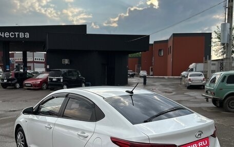 Hyundai Solaris II рестайлинг, 2017 год, 630 000 рублей, 3 фотография
