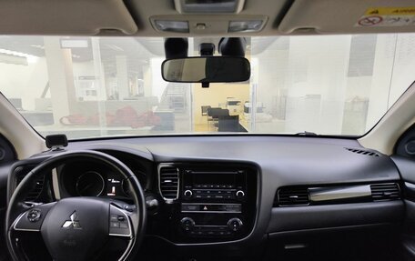 Mitsubishi Outlander III рестайлинг 3, 2019 год, 2 350 000 рублей, 17 фотография