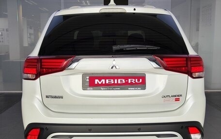Mitsubishi Outlander III рестайлинг 3, 2019 год, 2 350 000 рублей, 7 фотография