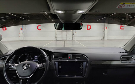 Volkswagen Tiguan II, 2019 год, 2 630 000 рублей, 18 фотография