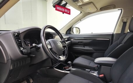 Mitsubishi Outlander III рестайлинг 3, 2019 год, 2 350 000 рублей, 20 фотография