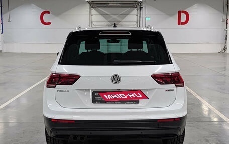 Volkswagen Tiguan II, 2019 год, 2 630 000 рублей, 10 фотография