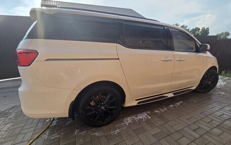 KIA Carnival III, 2018 год, 3 400 000 рублей, 5 фотография