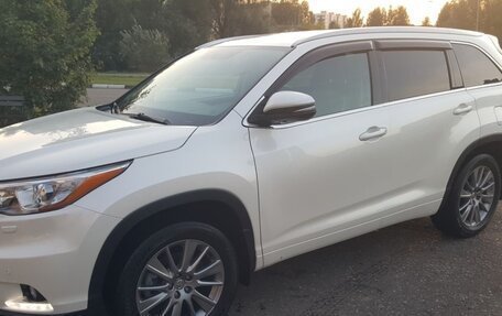 Toyota Highlander III, 2014 год, 2 990 000 рублей, 1 фотография