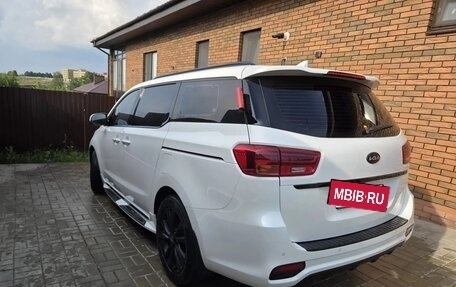 KIA Carnival III, 2018 год, 3 400 000 рублей, 2 фотография